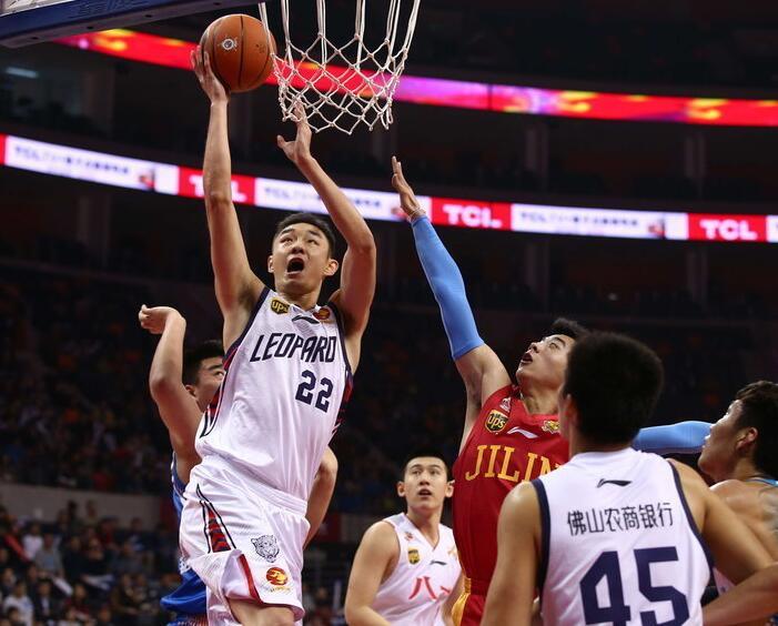 他以跑动和 他以跑动和